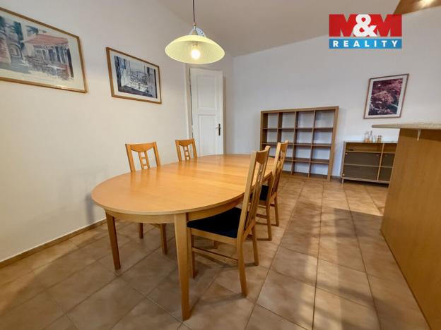 Pronájem bytu 3+1, Pardubice - Zelené Předměstí, Smetanovo náměstí, 140 m2