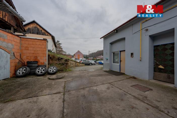 Prodej obchodního prostoru, Šarovy, 400 m2