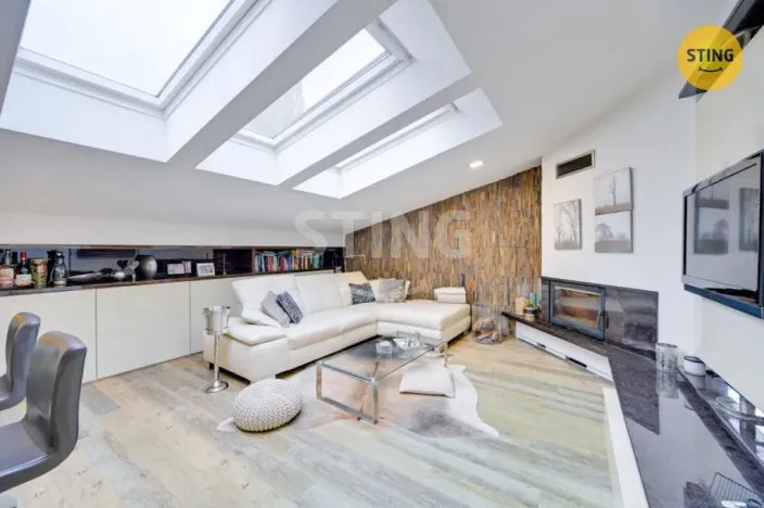 Prodej obchodního prostoru, Kroměříž, 1. máje, 102 m2