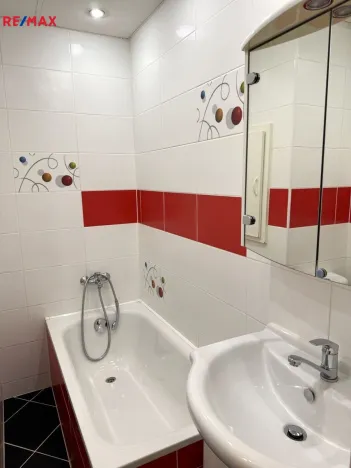 Pronájem bytu 1+kk, Karlovy Vary - Bohatice, Kpt. Nálepky, 20 m2