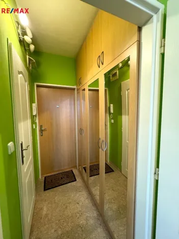 Pronájem bytu 1+kk, Karlovy Vary - Bohatice, Kpt. Nálepky, 20 m2