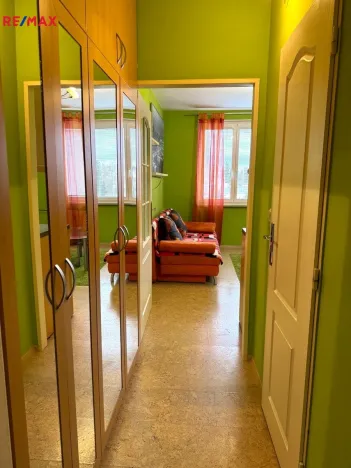 Pronájem bytu 1+kk, Karlovy Vary - Bohatice, Kpt. Nálepky, 20 m2