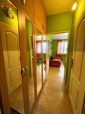 Pronájem bytu 1+kk, Karlovy Vary - Bohatice, Kpt. Nálepky, 20 m2