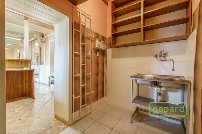 Prodej obchodního prostoru, Karlovy Vary, Rohová, 120 m2