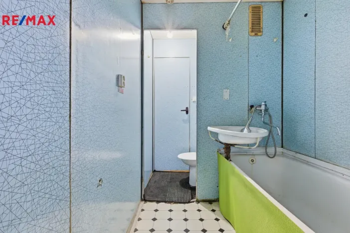 Prodej bytu 3+1, Karlovy Vary - Drahovice, Vítězná, 86 m2