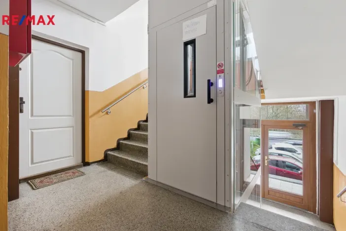 Prodej bytu 3+1, Karlovy Vary - Drahovice, Vítězná, 86 m2