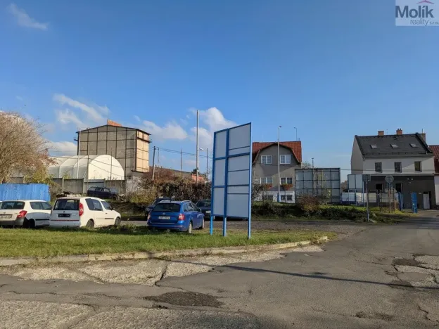 Pronájem garážového stání, Teplice, Novosedlická, 107 m2