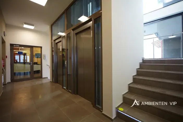 Pronájem kanceláře, Brno, Orlí, 302 m2