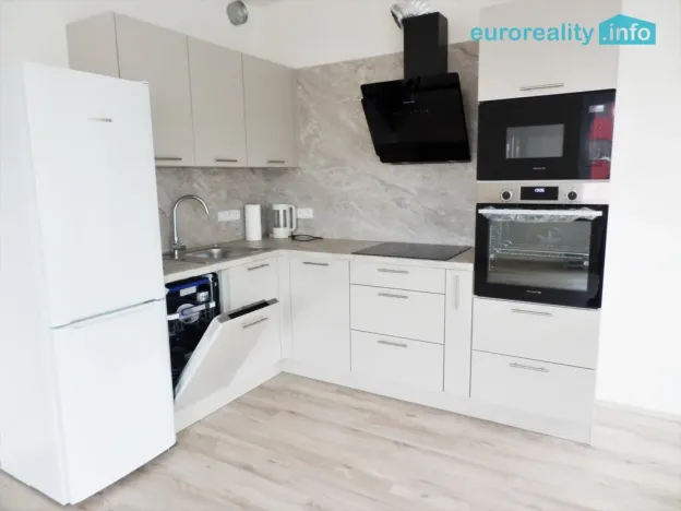 Pronájem bytu 1+kk, Praha, 45 m2