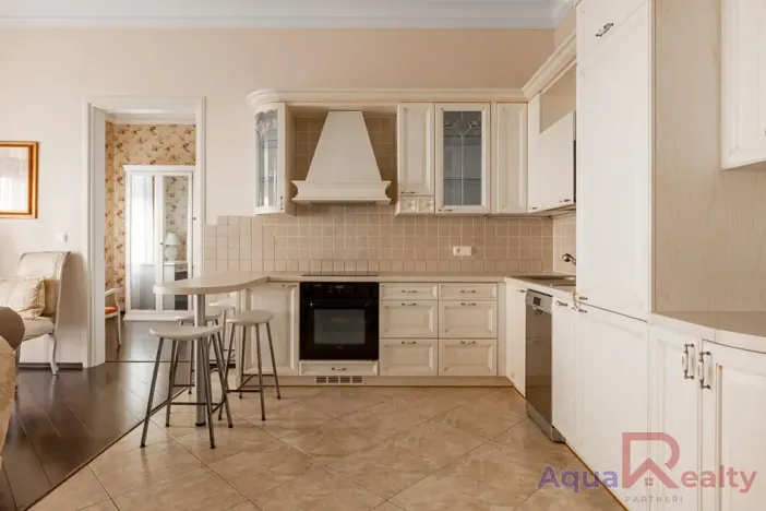 Pronájem bytu 4+kk, Karlovy Vary, Zeyerova, 124 m2