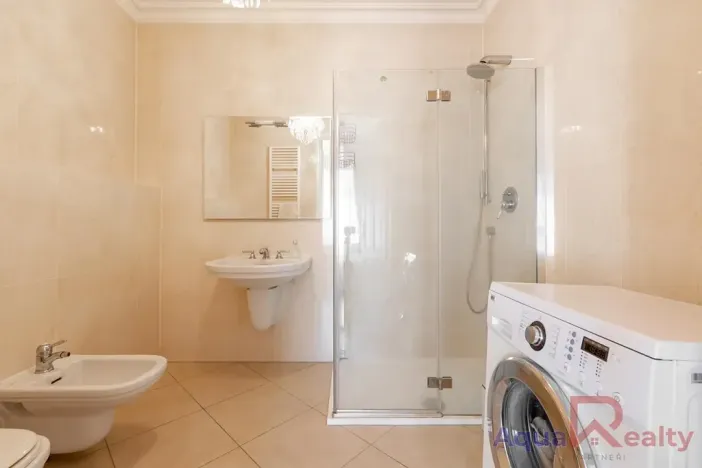 Pronájem bytu 4+kk, Karlovy Vary, Zeyerova, 124 m2