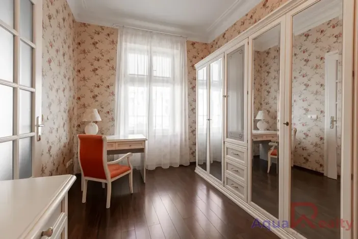 Pronájem bytu 4+kk, Karlovy Vary, Zeyerova, 124 m2