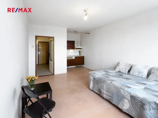 Prodej bytu 1+kk, Praha - Háje, Hlavatého, 27 m2