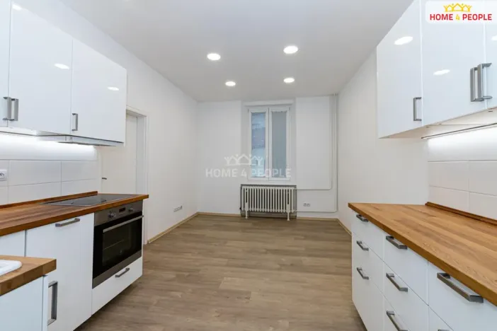 Pronájem bytu 2+kk, Praha - Libeň, Novovysočanská, 37 m2