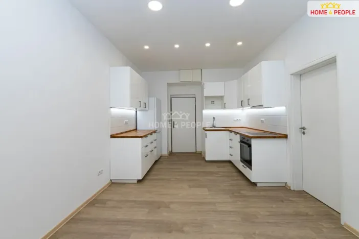 Pronájem bytu 2+kk, Praha - Libeň, Novovysočanská, 37 m2