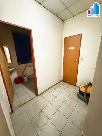 Pronájem obchodního prostoru, Plzeň, Slovanská, 110 m2