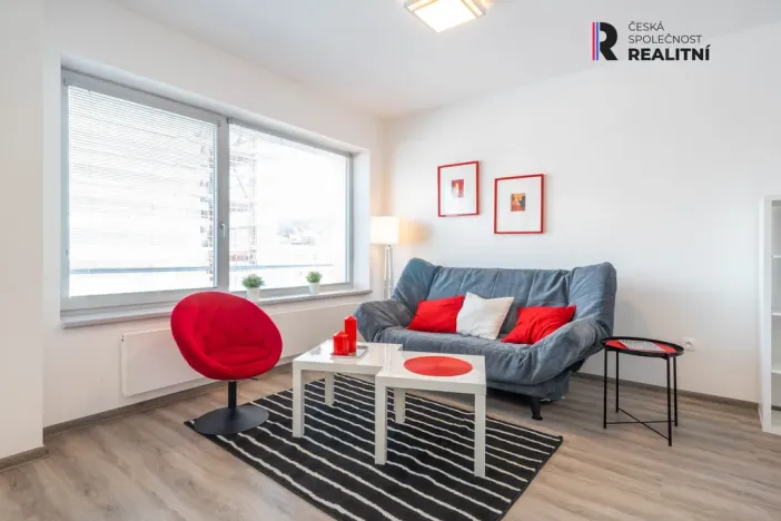 Pronájem bytu 1+kk, Zlín, Lorencova, 43 m2