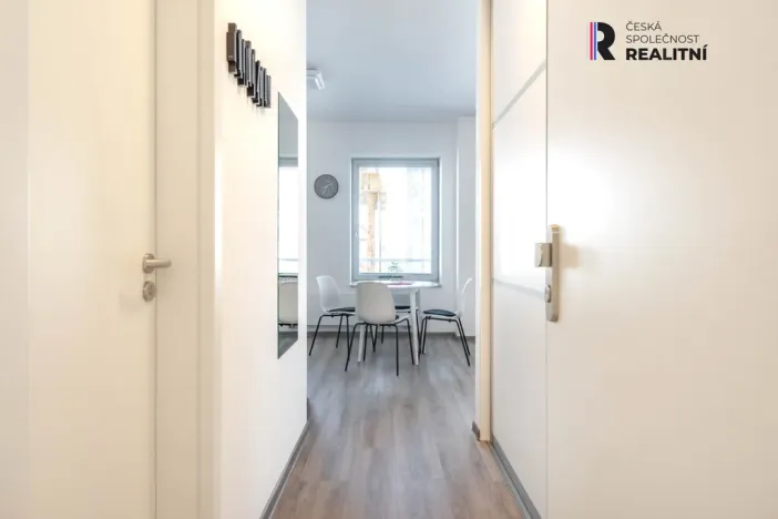 Pronájem bytu 1+kk, Zlín, Lorencova, 43 m2