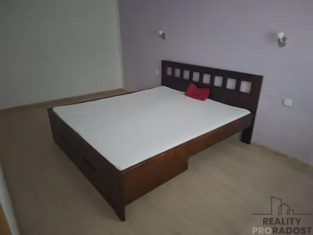 Pronájem bytu 2+kk, Slaný, Na Chmelnici, 52 m2