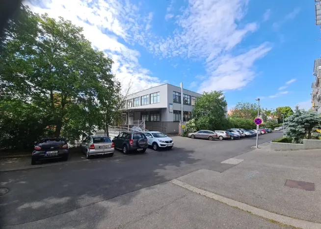 Pronájem obchodního prostoru, Praha - Libeň, Pod bání, 226 m2