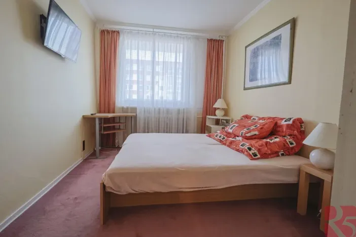 Pronájem bytu 2+kk, Praha - Kamýk, Smotlachova, 44 m2