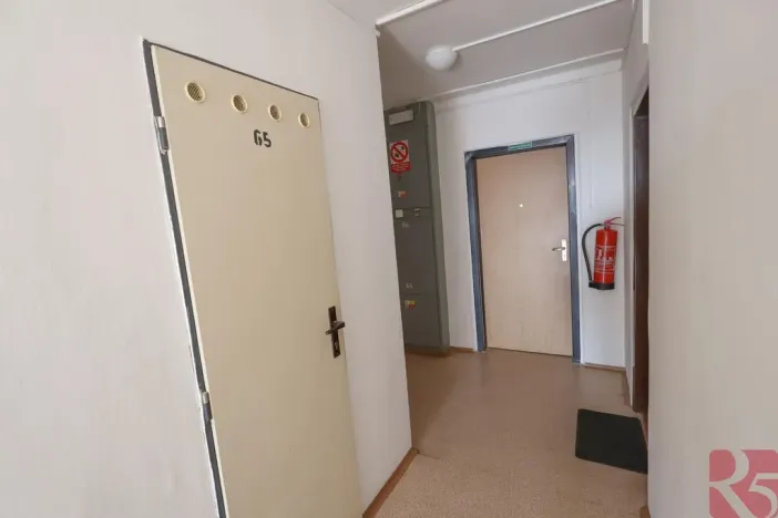 Pronájem bytu 2+kk, Praha - Kamýk, Smotlachova, 44 m2