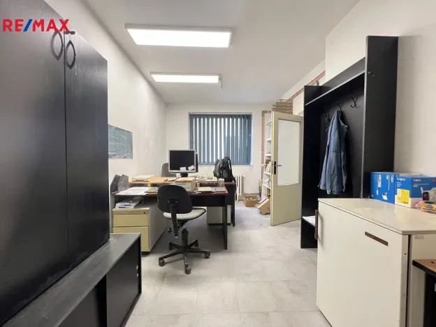 Prodej výrobních prostor, Pardubice - Studánka, Průmyslová, 600 m2