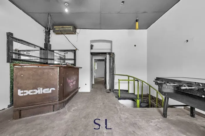 Prodej obchodního prostoru, Praha - Vysočany, Novovysočanská, 222 m2