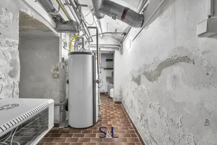 Prodej obchodního prostoru, Praha - Vysočany, Novovysočanská, 222 m2