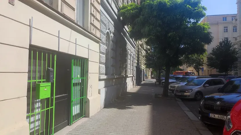 Prodej obchodního prostoru, Praha, Wenzigova, 52 m2