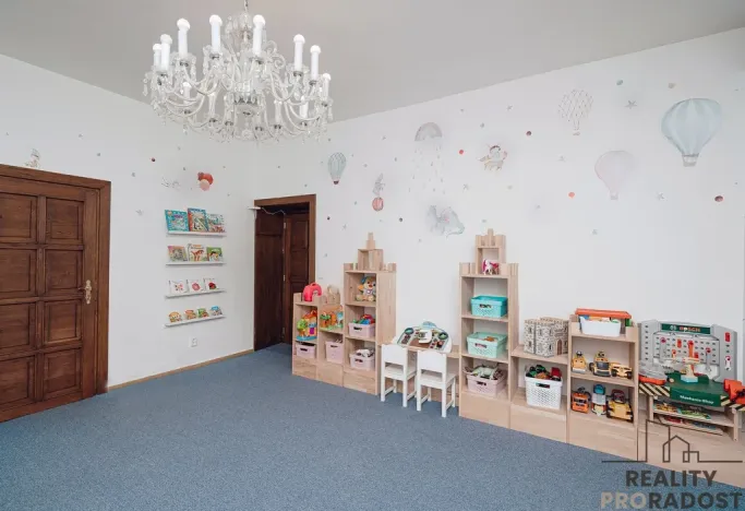 Pronájem obchodního prostoru, Praha - Smíchov, U Okrouhlíku, 120 m2