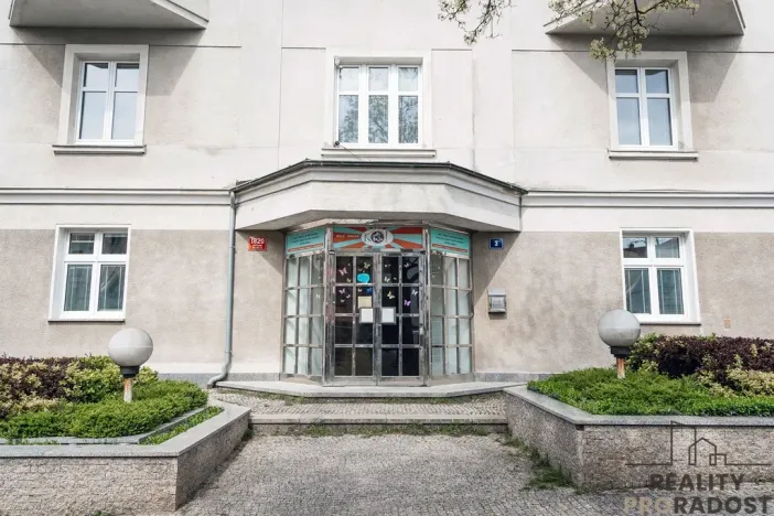 Pronájem obchodního prostoru, Praha - Smíchov, U Okrouhlíku, 120 m2