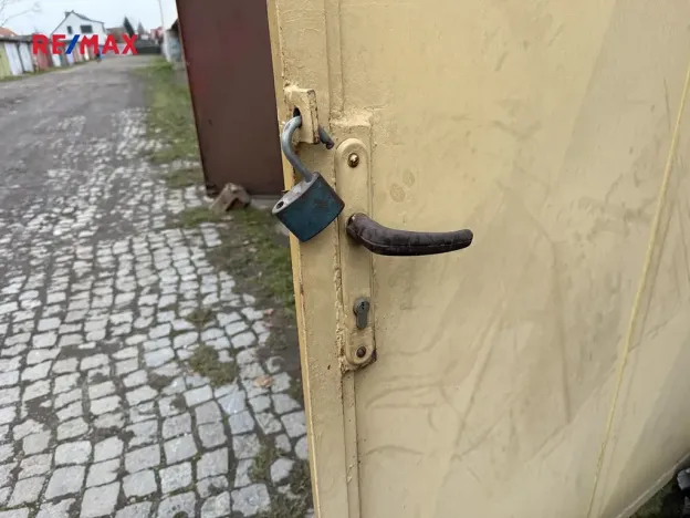 Prodej garáže, Hradec Králové, 18 m2