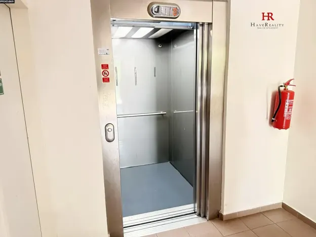 Pronájem bytu 2+1, Týnec nad Sázavou, Na Kněžině, 65 m2