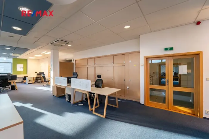 Pronájem obchodního prostoru, Kolín, Sladkovského, 540 m2