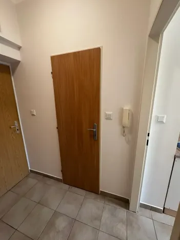 Pronájem bytu 1+kk, Liberec, Chrastavská, 17 m2