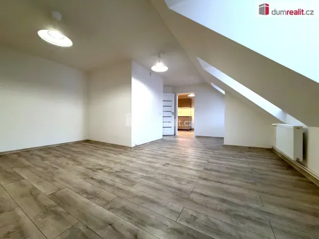 Prodej bytu 4+1, Karlovy Vary, Kolmá, 119 m2