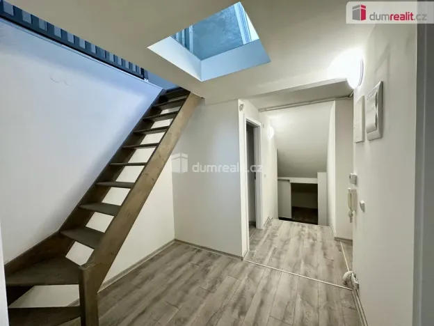 Prodej bytu 4+1, Karlovy Vary, Kolmá, 119 m2