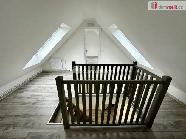 Prodej bytu 4+1, Karlovy Vary, Kolmá, 119 m2