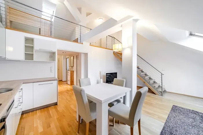 Pronájem bytu 3+kk, Praha - Nové Město, Trojická, 72 m2