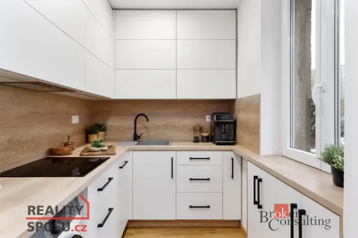 Prodej bytu 2+1, Praha - Troja, Na Šutce, 56 m2