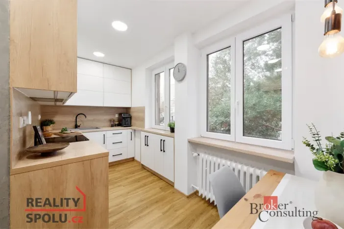 Prodej bytu 2+1, Praha - Troja, Na Šutce, 56 m2