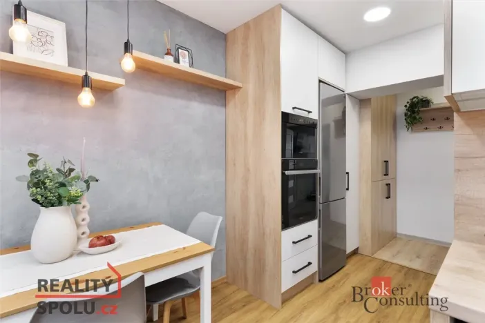 Prodej bytu 2+1, Praha - Troja, Na Šutce, 56 m2