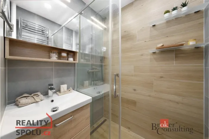 Prodej bytu 2+1, Praha - Troja, Na Šutce, 56 m2