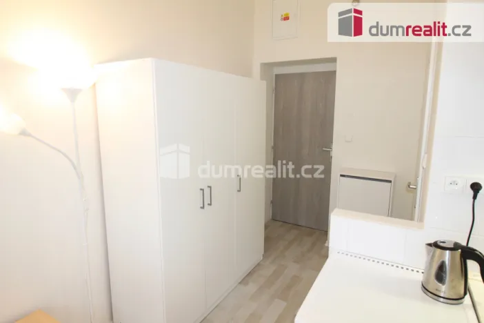 Pronájem bytu 1+kk, Praha - Smíchov, Ke Koulce, 20 m2