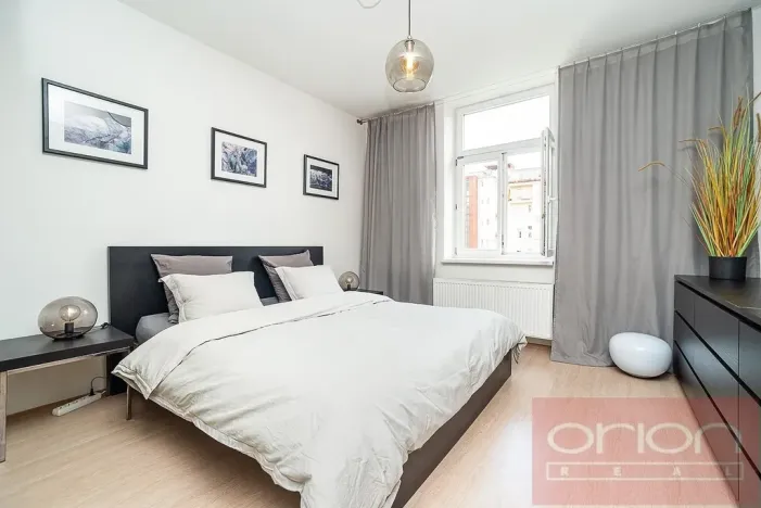 Pronájem bytu 2+1, Praha - Žižkov, Bořivojova, 100 m2