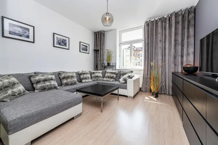 Pronájem bytu 2+1, Praha - Žižkov, Bořivojova, 116 m2