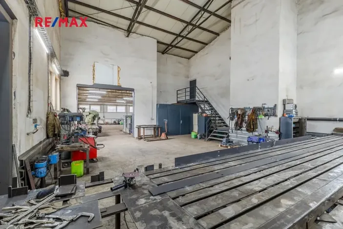 Prodej výrobních prostor, Neuměř, 405 m2