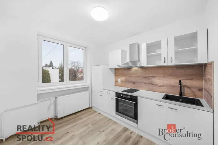 Pronájem bytu 1+1, Praha, Paprsková, 36 m2