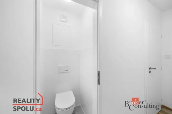 Pronájem bytu 1+1, Praha, Paprsková, 36 m2